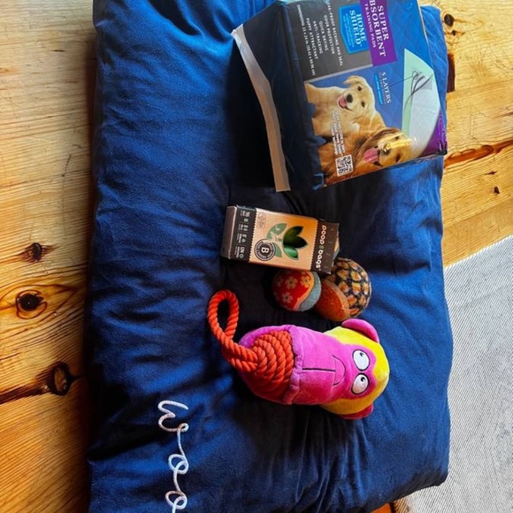 Pooch Pen Pet Bed Puppy Pads Clean Up Bags Kong Balls Toys Bundle 🥳 Host Pick 🥳 - Picture 16 of 16